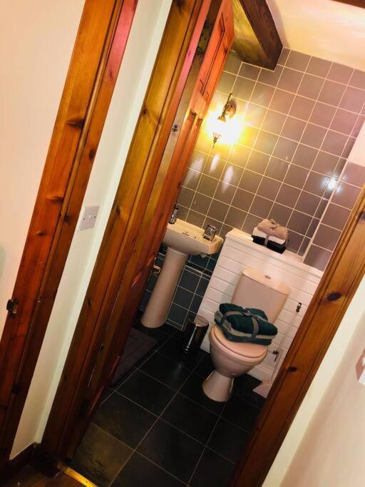 Vibrant Apartment At The Shore In Leith Единбург Екстериор снимка